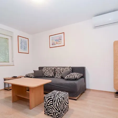 Daira Apartment